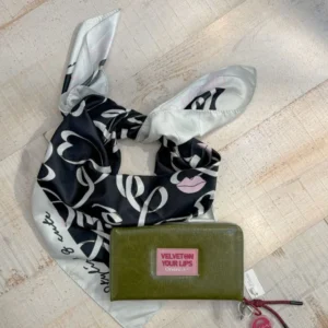 Pañuelo Oreiro - 19196 Negro Gris Rosa — Casa Blanca Showroom, Bahía Blanca