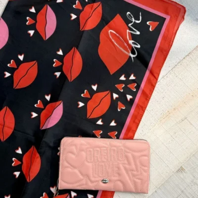 Pañuelo Oreiro - 19196 Negro Gris Rosa — Casa Blanca Showroom, Bahía Blanca