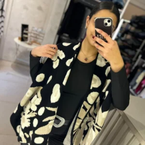 RUANA SALVAJE PRINT — Mitica Showroom, Bahía Blanca